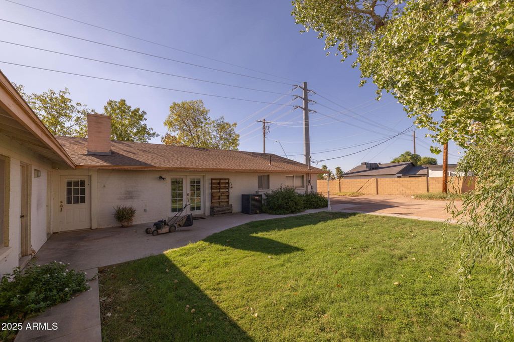 Image 17 of property listing at 333 S Cooper Road, Chandler, AZ 85225