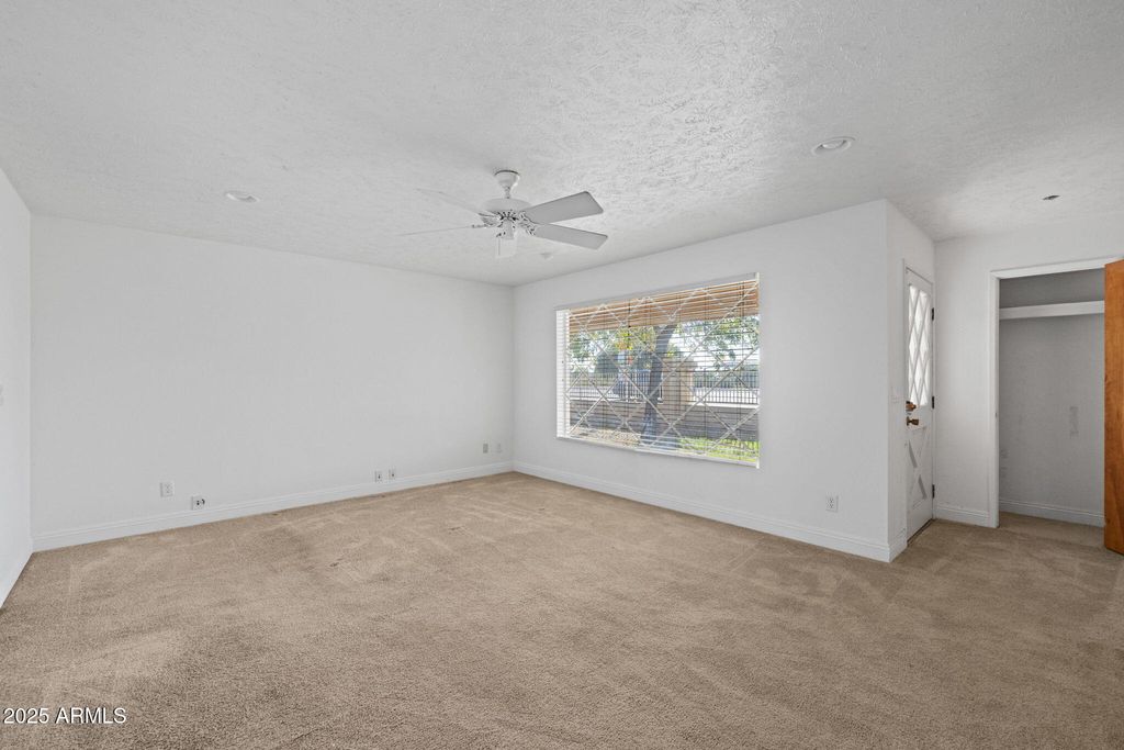 Image 18 of property listing at 333 S Cooper Road, Chandler, AZ 85225