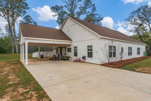 314 Davis Lake Road, Pine Mountain, GA 31822