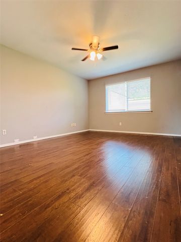 3033 Mccarthy Street, Irving, TX 75062