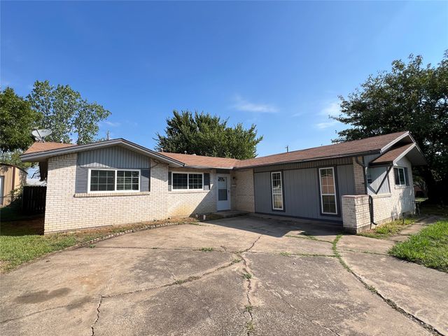 3033 Mccarthy Street, Irving, TX 75062