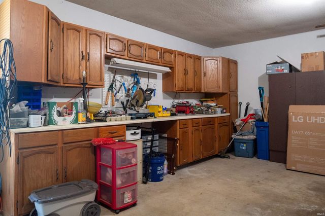 2006 W WILNO Drive, Marion, IN 46952