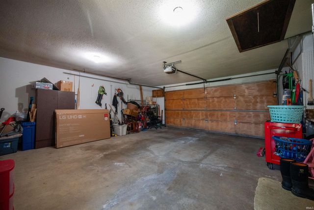 2006 W WILNO Drive, Marion, IN 46952