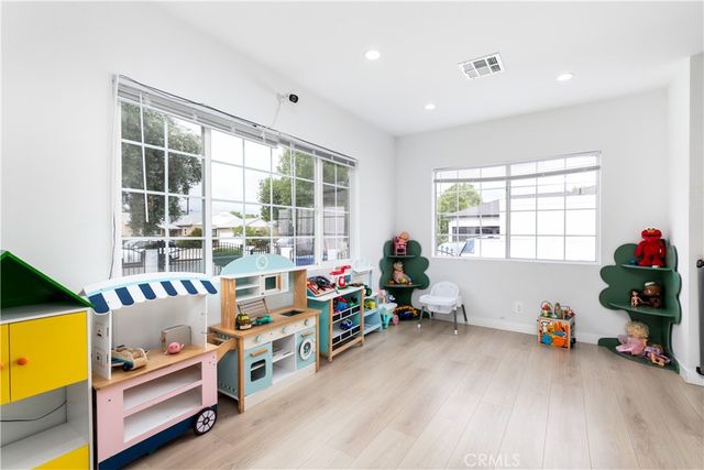 12544 Cantara Street, North Hollywood, CA 91605