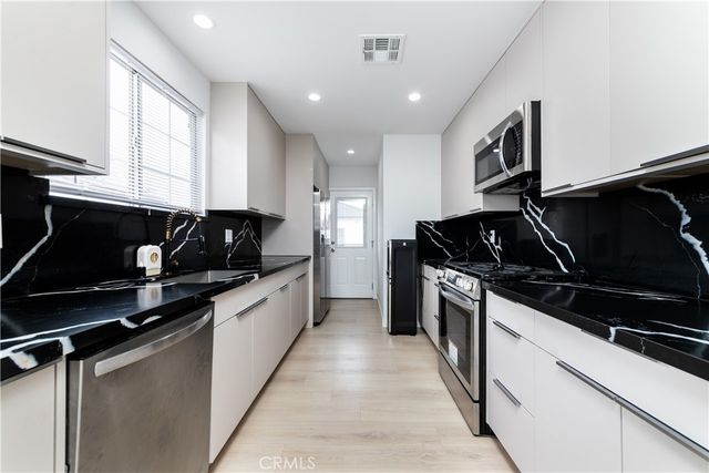 12544 Cantara Street, North Hollywood, CA 91605