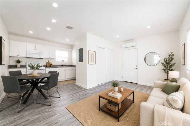 12544 Cantara Street, North Hollywood, CA 91605