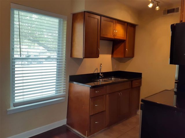 2020 S Congress Ave 1202, Austin, TX 78704