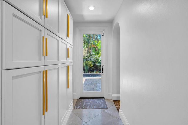 1958 Harbourview Drive, Fort Lauderdale, FL 33316
