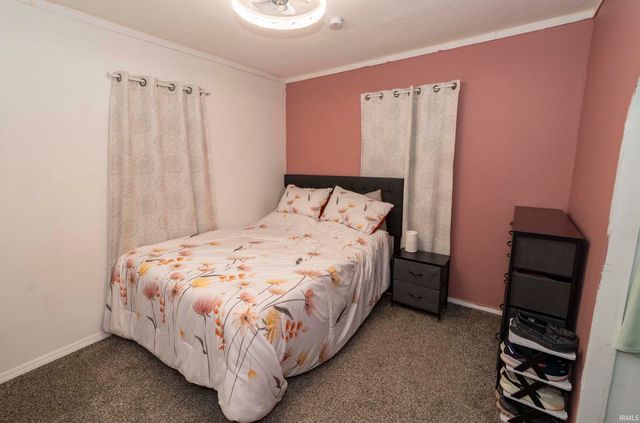 2902 Edwardsburg Avenue, Elkhart, IN 46514