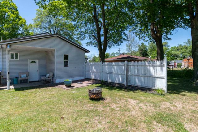 2902 Edwardsburg Avenue, Elkhart, IN 46514