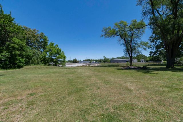 2902 Edwardsburg Avenue, Elkhart, IN 46514
