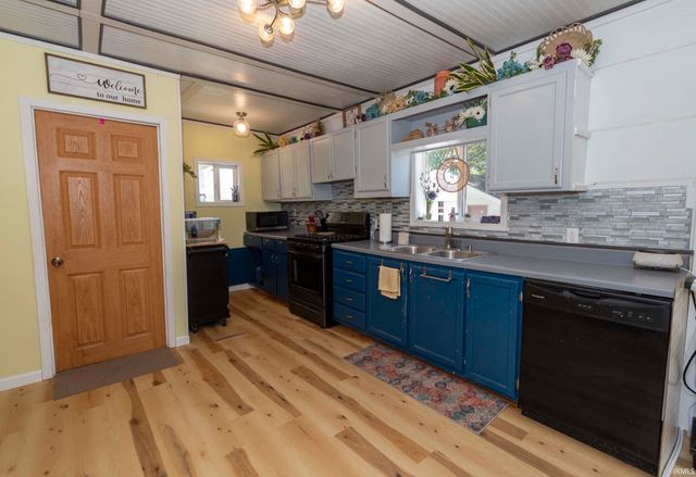2902 Edwardsburg Avenue, Elkhart, IN 46514