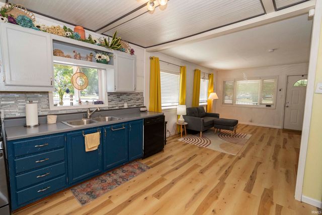 2902 Edwardsburg Avenue, Elkhart, IN 46514