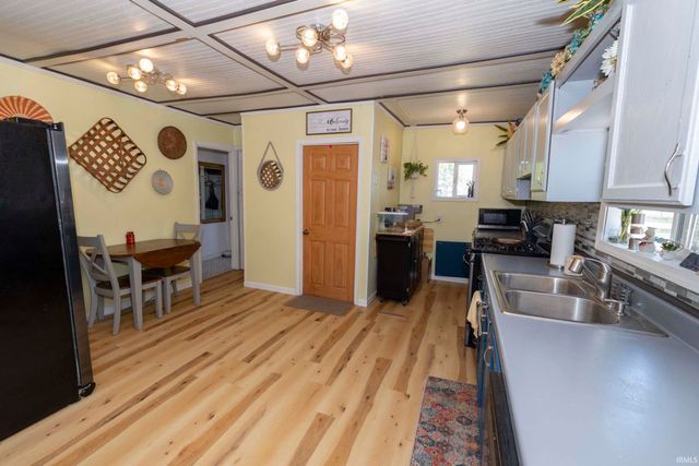 2902 Edwardsburg Avenue, Elkhart, IN 46514