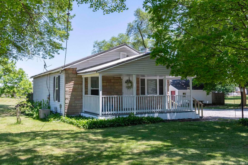 2902 Edwardsburg Avenue, Elkhart, IN 46514