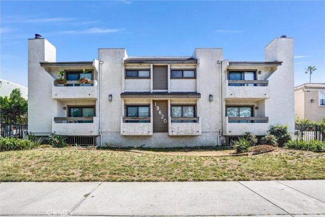19620 Sherman Way 1, Reseda, CA 91335