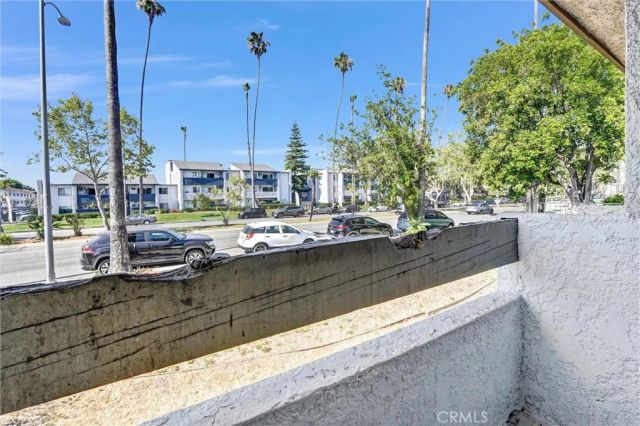 19620 Sherman Way 1, Reseda, CA 91335
