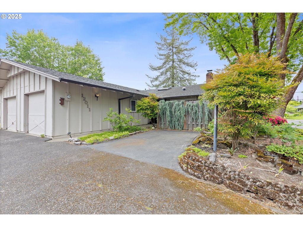 12011 Sw CAMDEN Ln, Beaverton, OR 97008