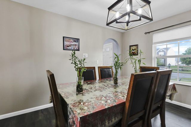 1409 Hoovler Way, Pataskala, OH 43062