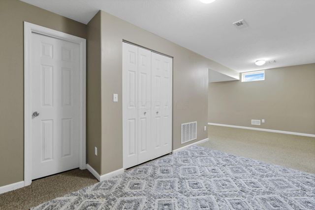 1409 Hoovler Way, Pataskala, OH 43062