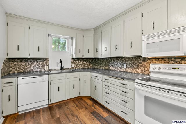 129 N Stark Street, Bennington, NE 68007