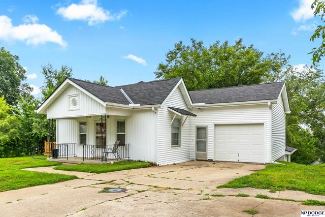 129 N Stark Street, Bennington, NE 68007