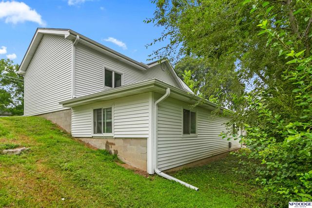 129 N Stark Street, Bennington, NE 68007