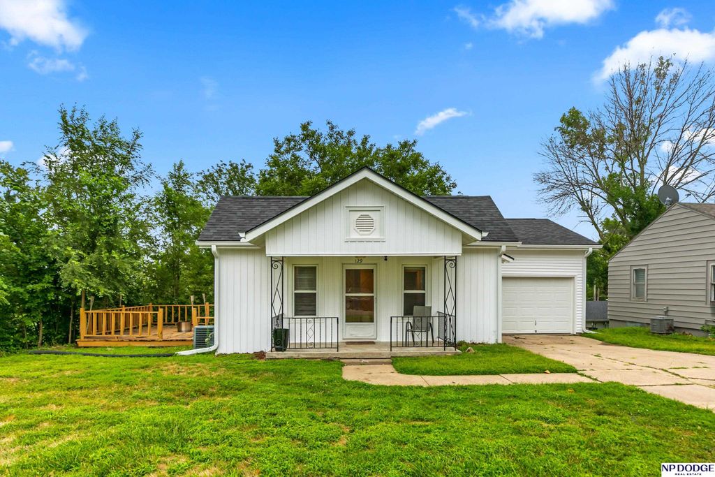 129 N Stark Street, Bennington, NE 68007