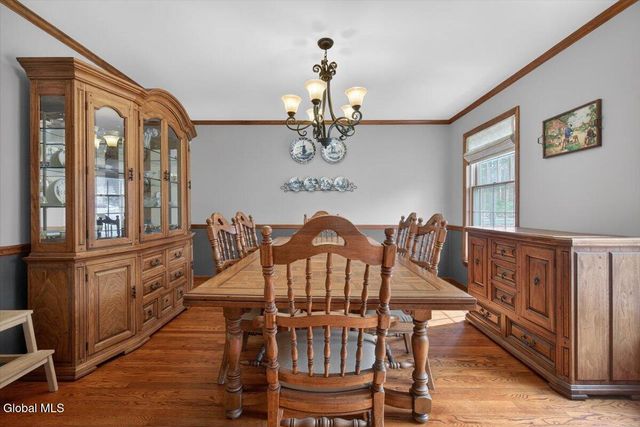 61 Robinwood Drive, Clifton Park, NY 12065