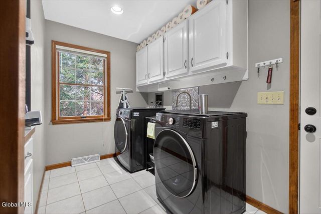 61 Robinwood Drive, Clifton Park, NY 12065