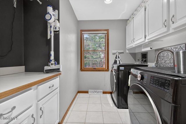 61 Robinwood Drive, Clifton Park, NY 12065