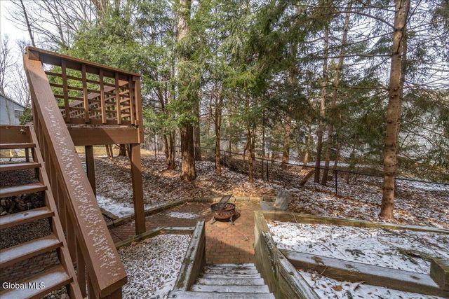 61 Robinwood Drive, Clifton Park, NY 12065