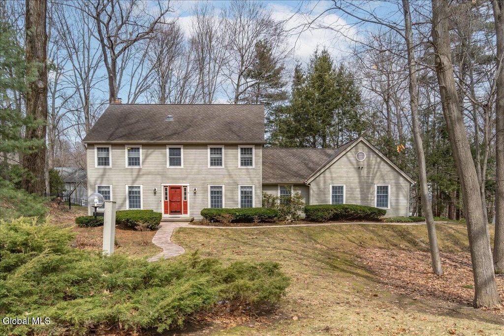 61 Robinwood Drive, Clifton Park, NY 12065