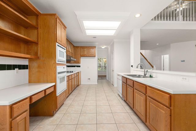 9423 Walnut Brook Court, Houston, TX 77040