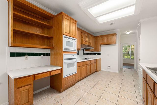 9423 Walnut Brook Court, Houston, TX 77040