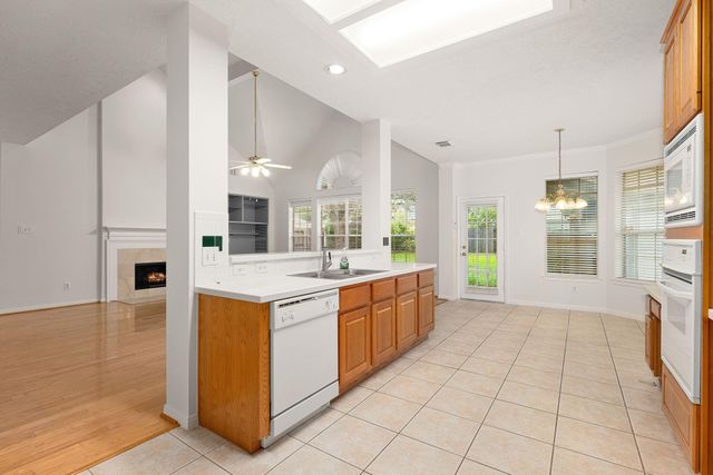 9423 Walnut Brook Court, Houston, TX 77040