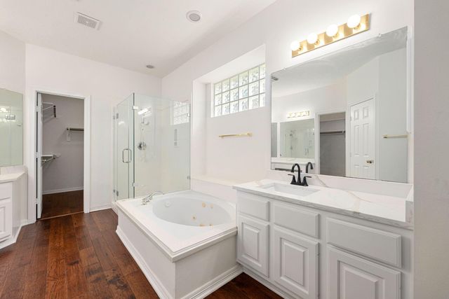 9423 Walnut Brook Court, Houston, TX 77040