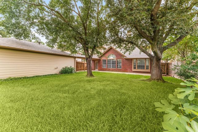 9423 Walnut Brook Court, Houston, TX 77040