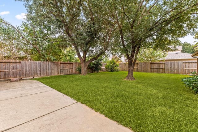 9423 Walnut Brook Court, Houston, TX 77040
