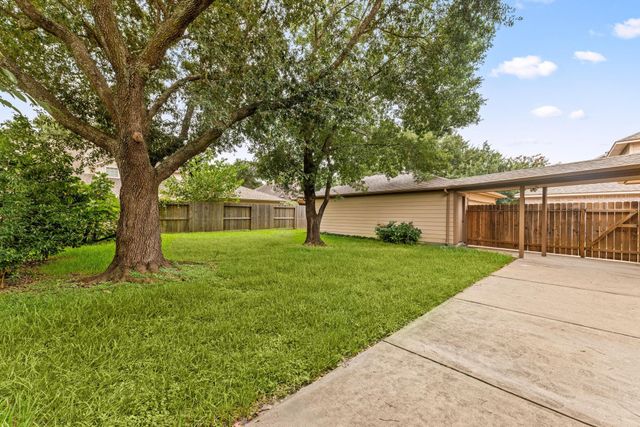 9423 Walnut Brook Court, Houston, TX 77040