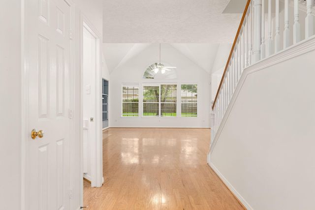 9423 Walnut Brook Court, Houston, TX 77040
