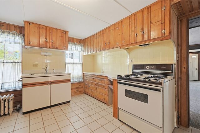 511 Ash St, Brockton, MA 02301