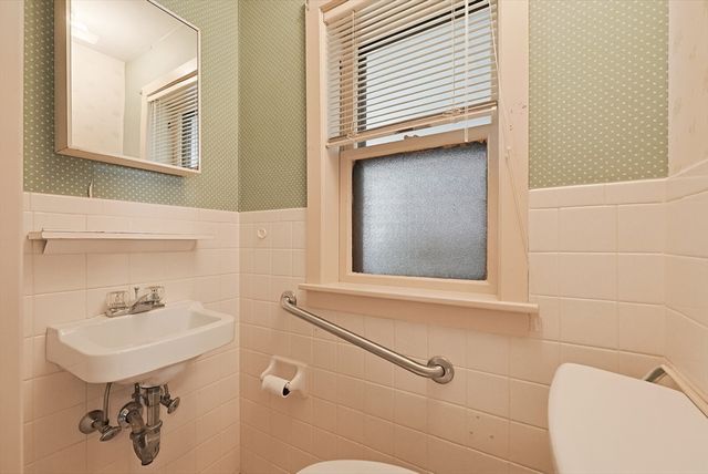 511 Ash St, Brockton, MA 02301