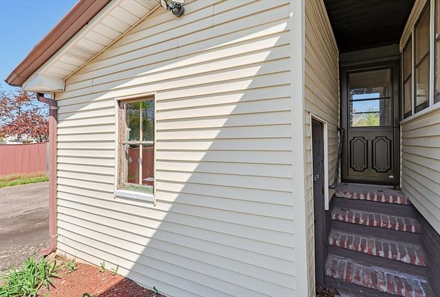 511 Ash St, Brockton, MA 02301