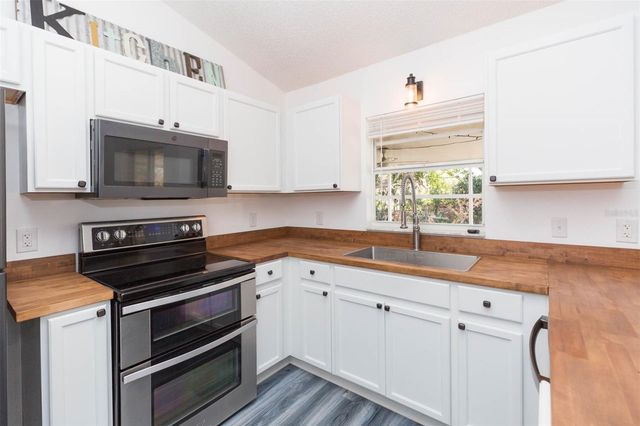 14567 PENNY LANE, Dade City, FL 33525