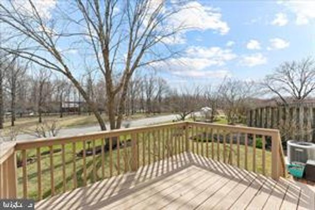 25 GREEN MEADOW CT, Newark, DE 19711