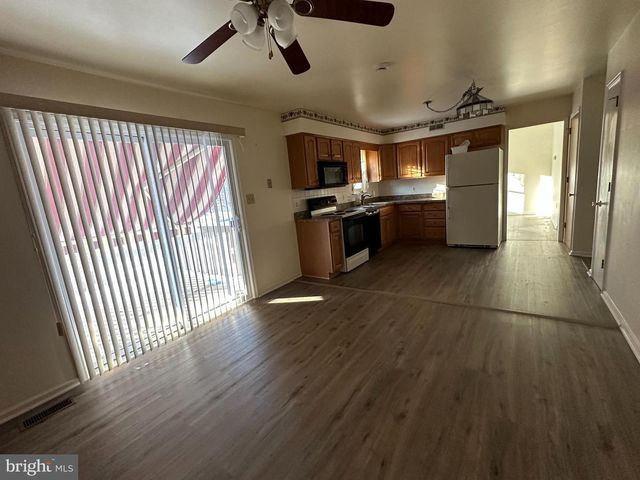 25 GREEN MEADOW CT, Newark, DE 19711