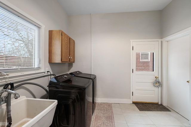 28313 Hughes Street, Saint Clair Shores, MI 48081