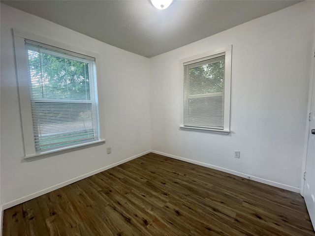 1733 Greenfield Avenue, Fort Worth, TX 76102