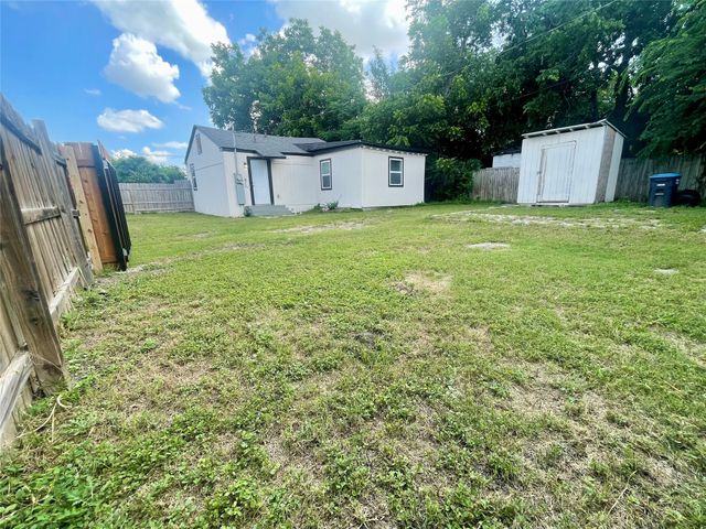 1733 Greenfield Avenue, Fort Worth, TX 76102